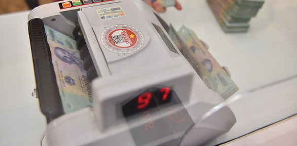 Có ngân hàng ‘áo gấm đi đêm’, đẩy lãi suất lên trên 10%/năm?